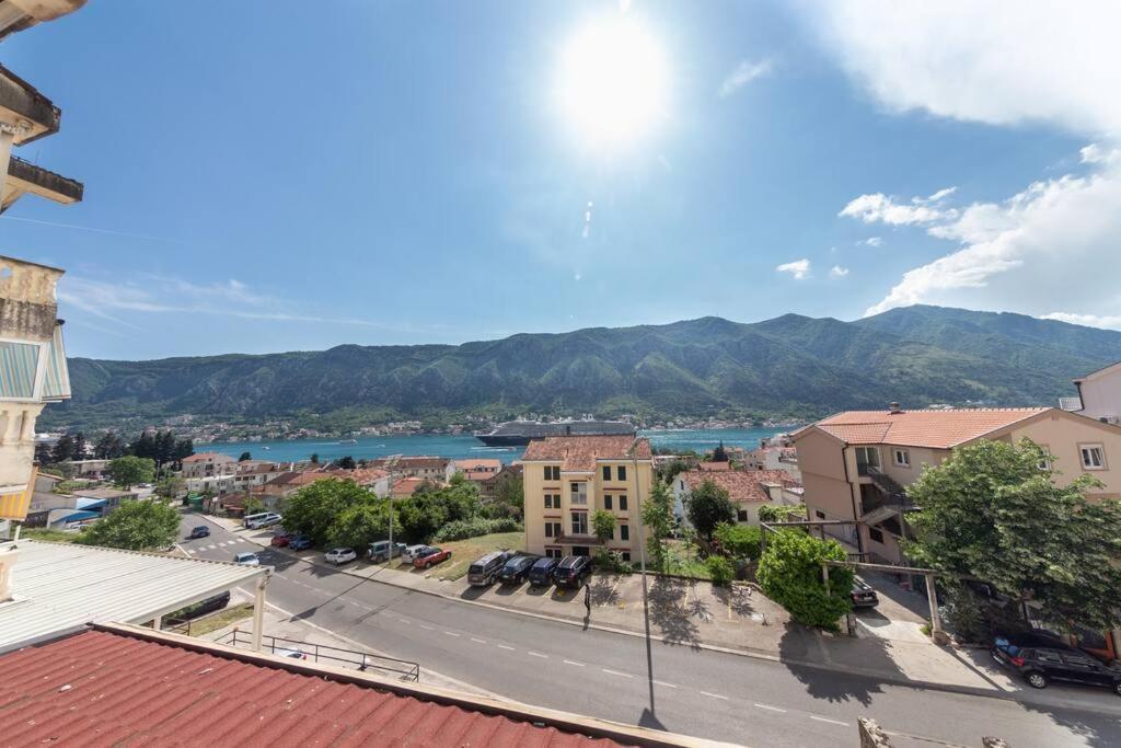 Sailor'S Knot Apartment - Central And Amazing Sea View Cattaro Esterno foto