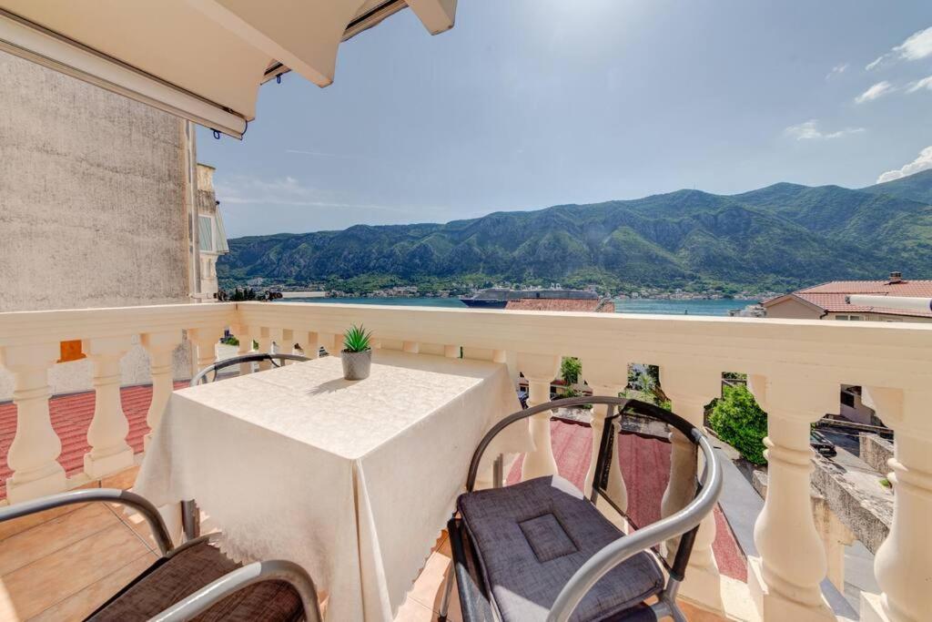 Sailor'S Knot Apartment - Central And Amazing Sea View Cattaro Esterno foto